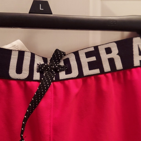Girl's Under Armour shorts. - Picture 2 of 5